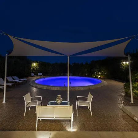 Alexandra - Isulatravel Villa Ispica